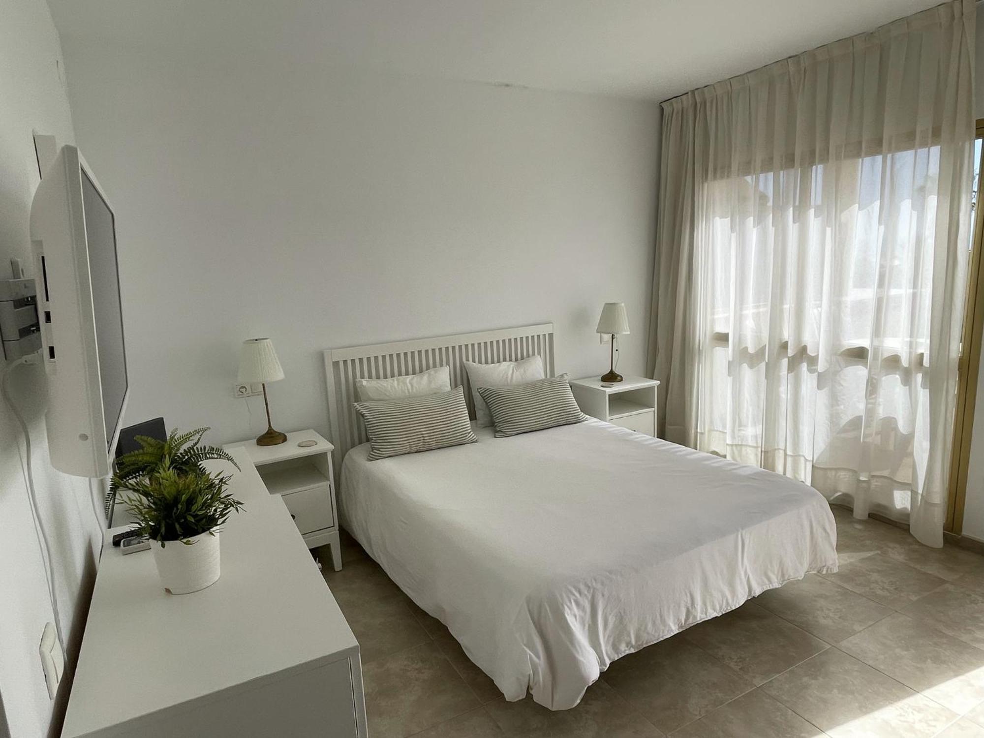 Estudio Con Insuperables Vistas Al Mar: Aparcamiento Marbella Luaran gambar
