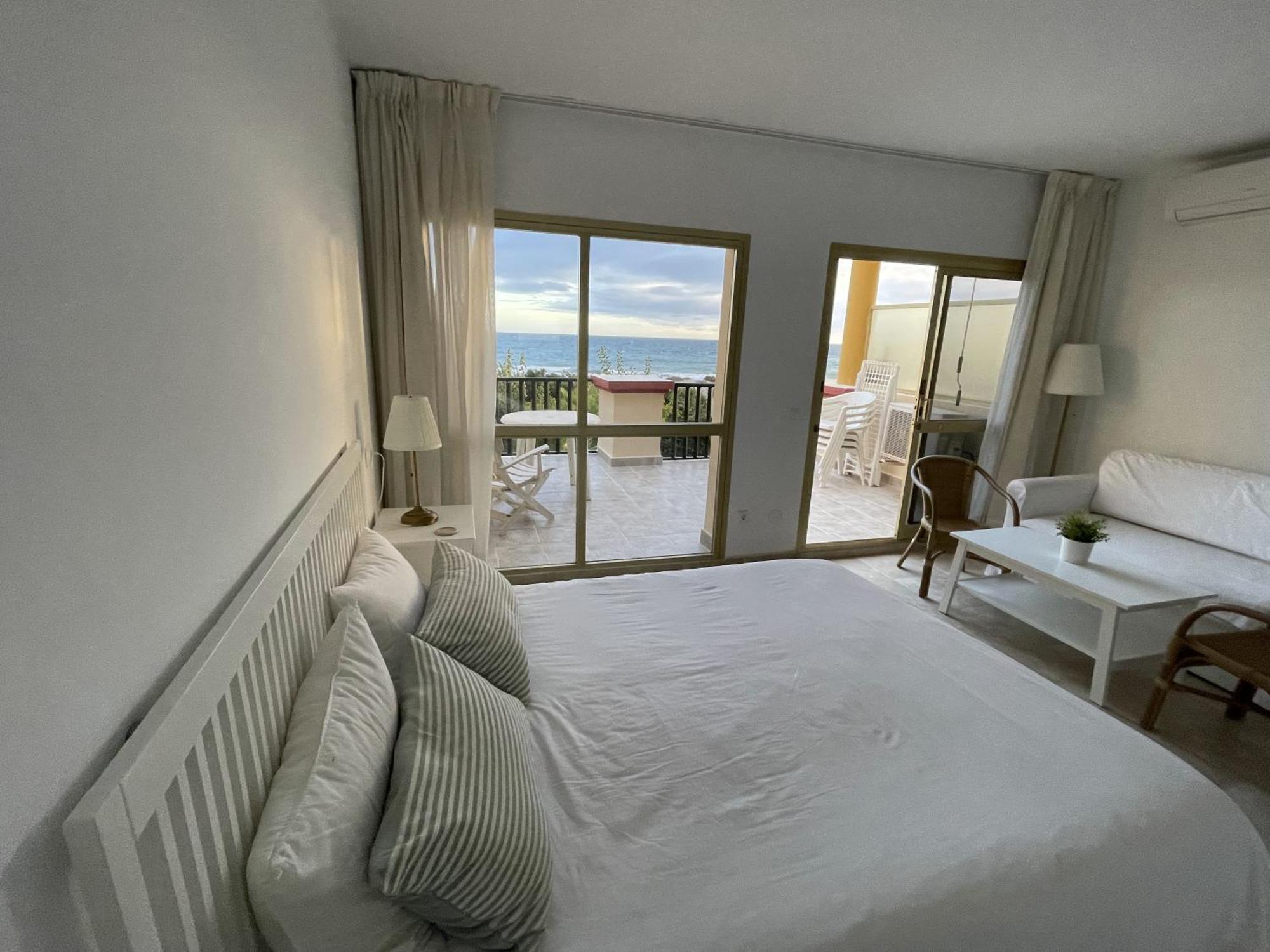 Estudio Con Insuperables Vistas Al Mar: Aparcamiento Marbella Luaran gambar